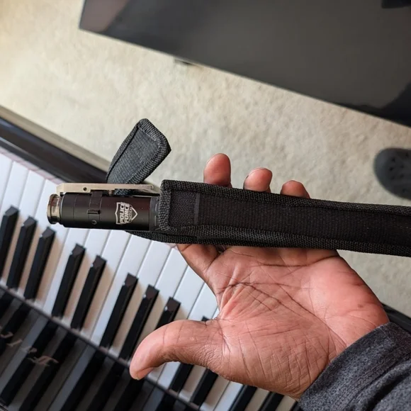 Black and Silver Telescopic Baton - Picture 16 of 16